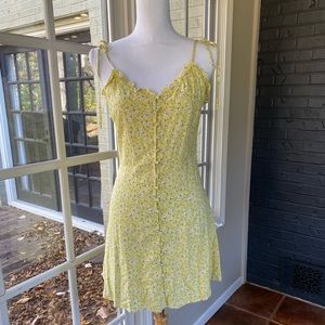 Darling yellow sundress